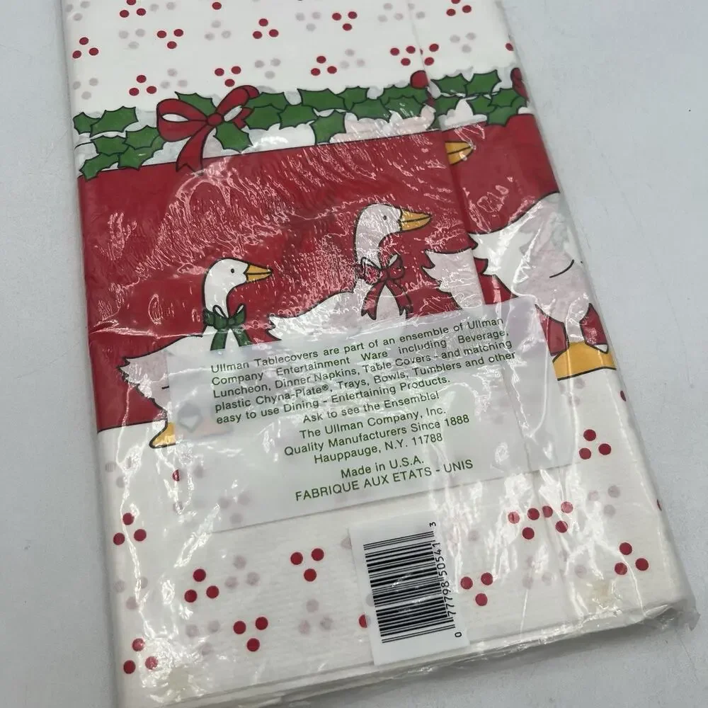 Vtg Christmas Geese Paper Table Cover Tablecloth 52x96 1980s Grannycore Kitsch